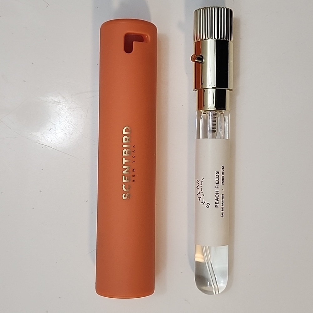 Skylar perfume: Peach Fields